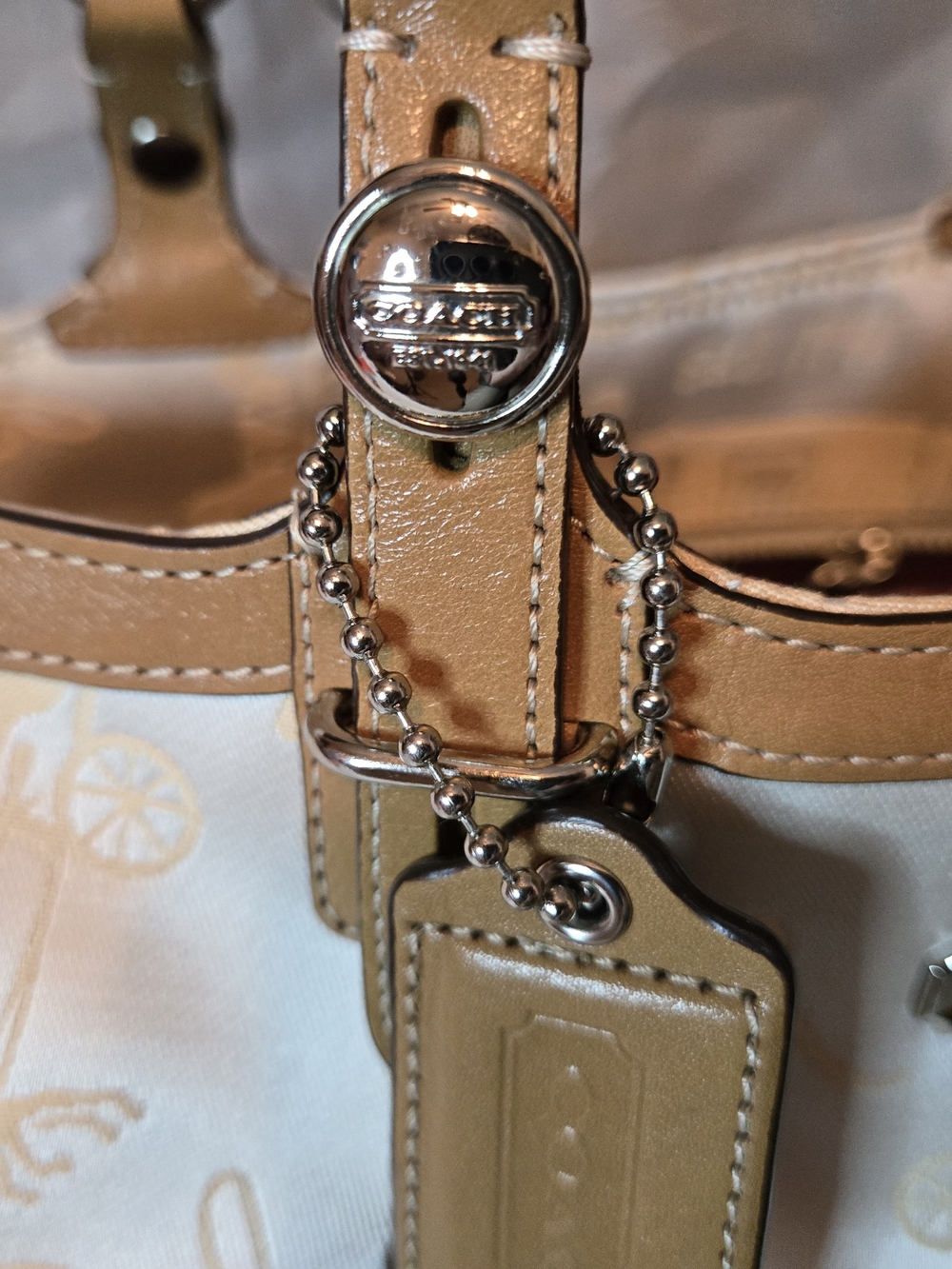 Coach East West Horse And Carriage Ivory & Tan Tote And 2 Bag Charms - Picture 10 of 11